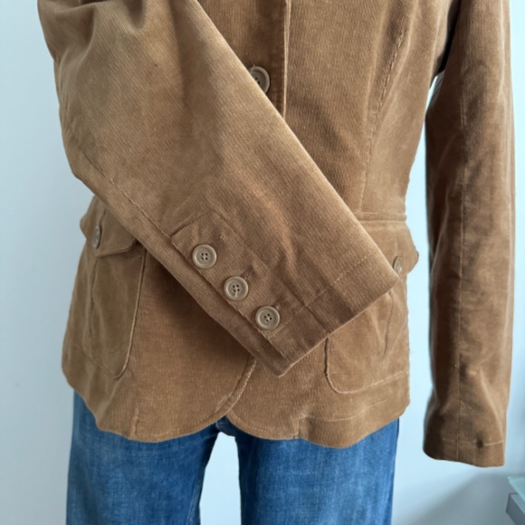 Lady Hathaway - Tan Velvet Blazer - Jacket - Picture 5 of 11